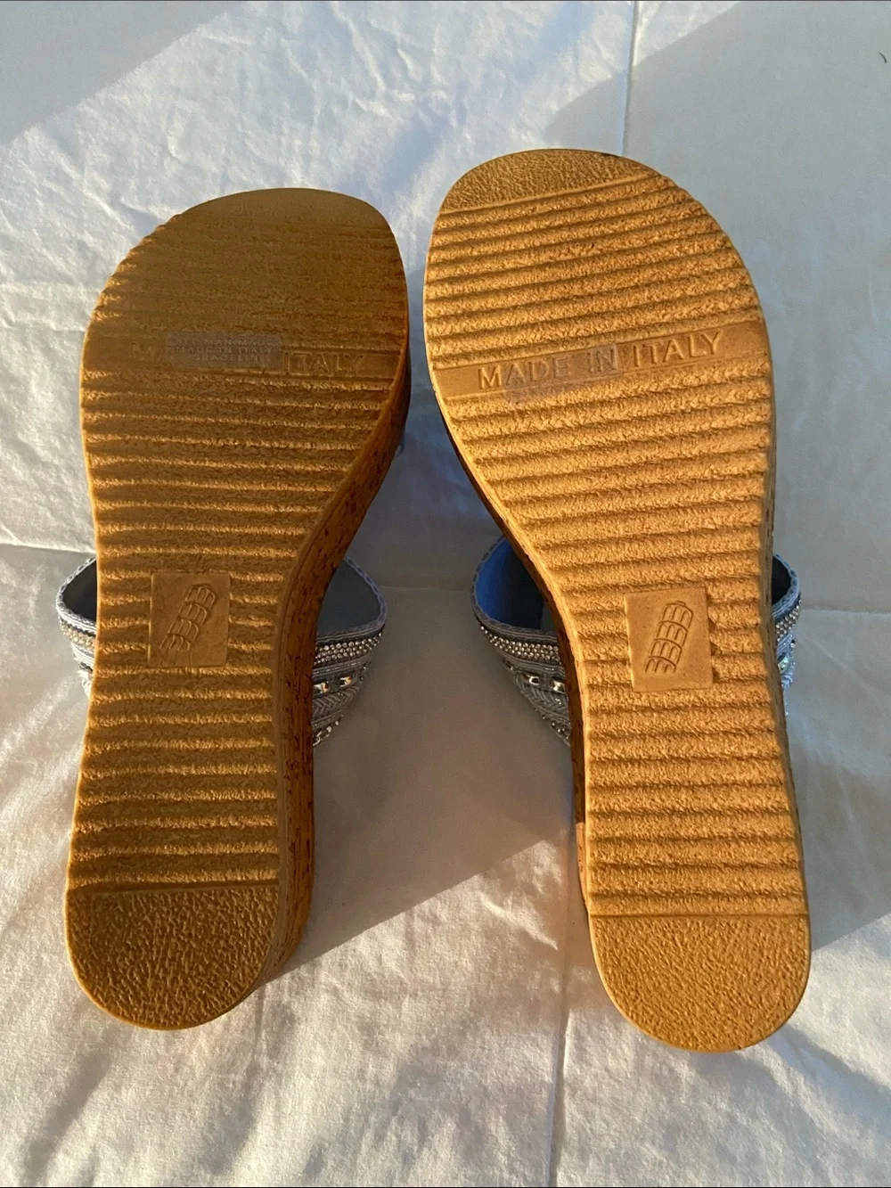 🩵Wedge Cork Sandals with  Rhinestones and Silver Stones🩵